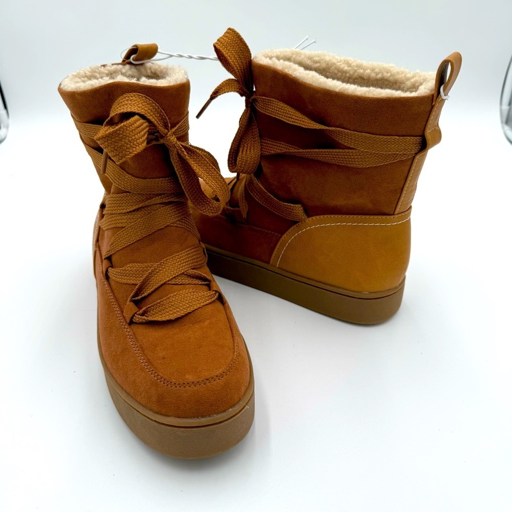 Universal Thread Sherpa‎ Lined Strappy Lace Up Birgitte Winter Boots 8.5 NWOT